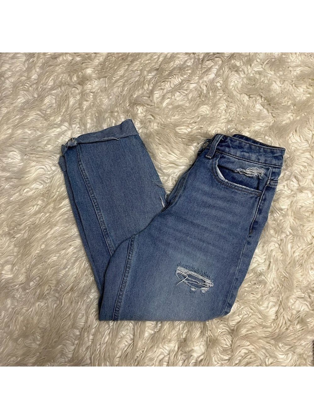 Velvet Women’s Blue Denim Capri Distressed Jeans. Size 27